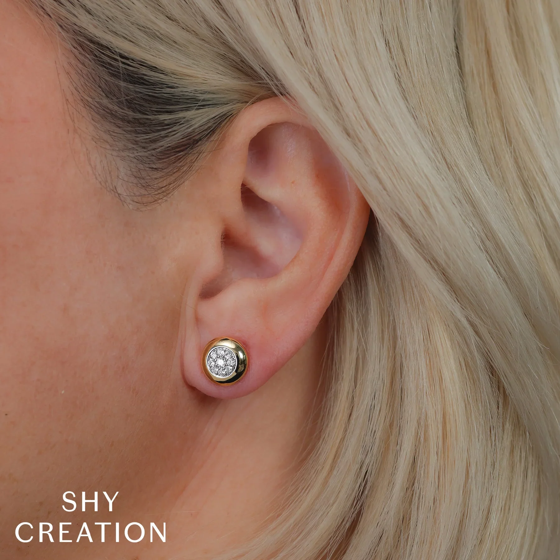 0.26ctw Diamond Circle Stud Earring - Image 2
