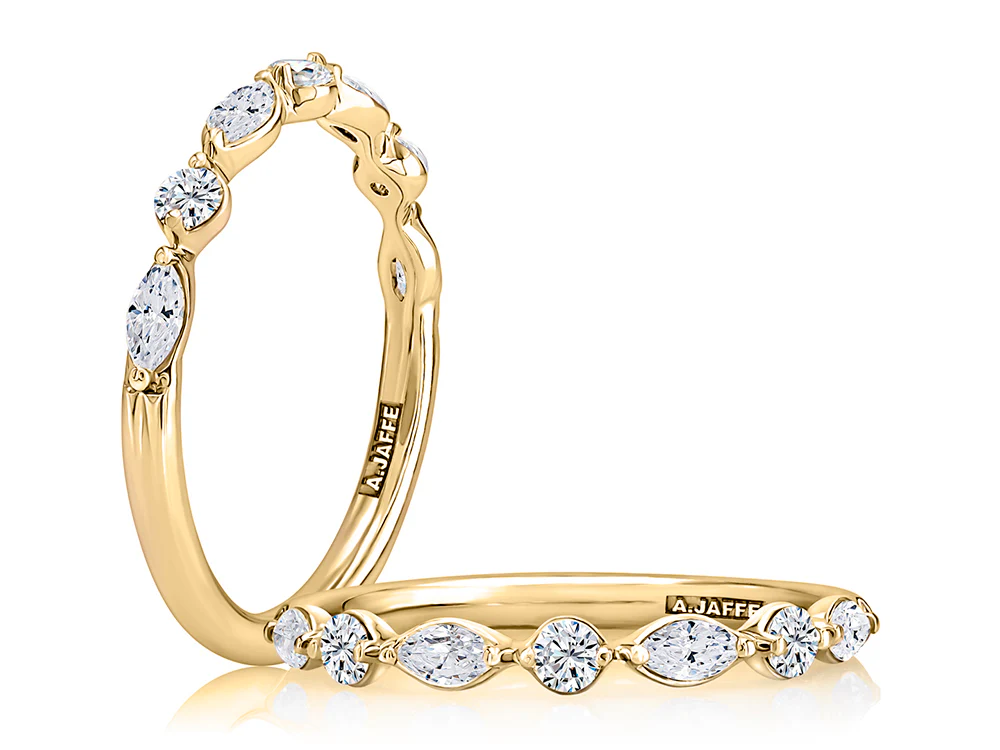 0.67ctw Delicate Halfway Alternating Round and Marquise Diamond Wedding Band - Image 3