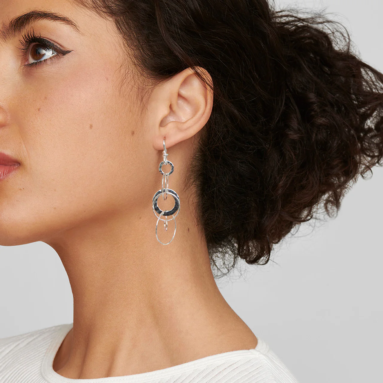 Medium Hammered Jet Set Drop Earrings in Sterling Silver - Image 2